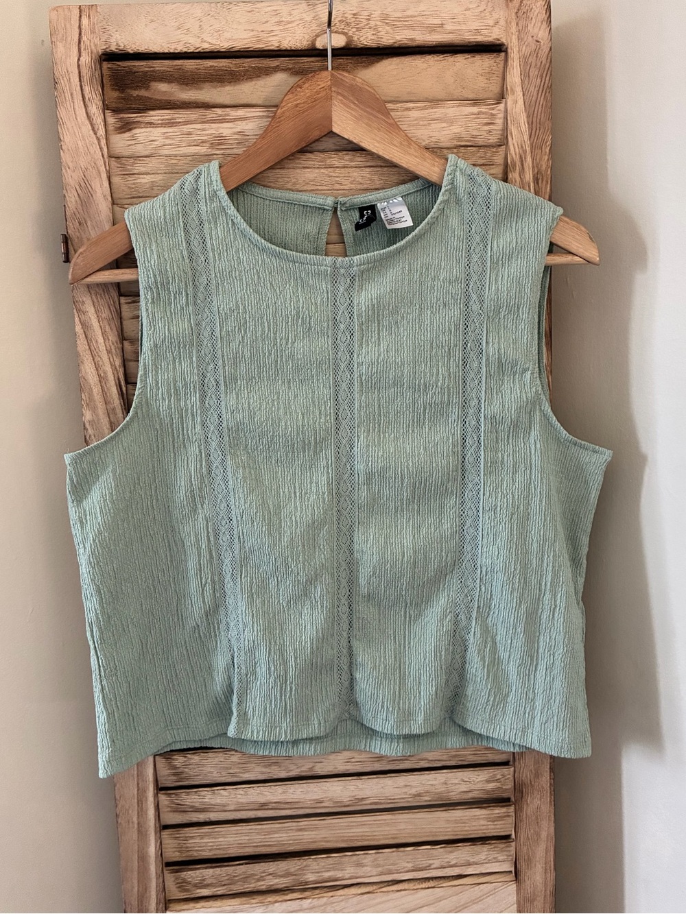 Divided H&M Fall Sage Green Crinkle Lace Trim Sleeveless Top L Minimalist